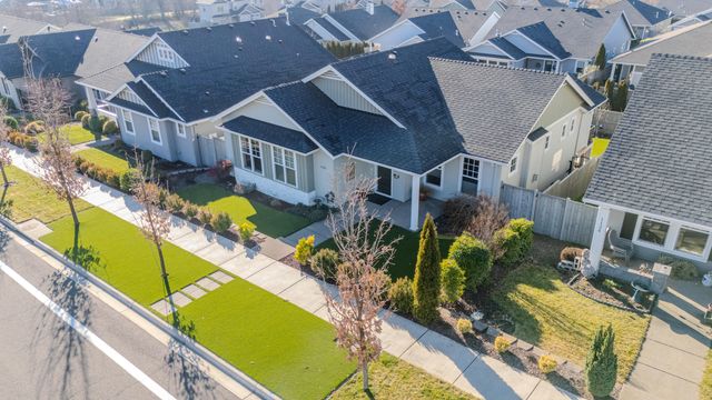 1130 Stanford Avenue, Medford, OR 97504