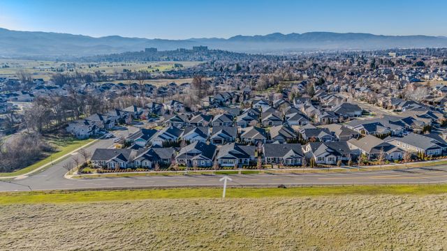 1130 Stanford Avenue, Medford, OR 97504