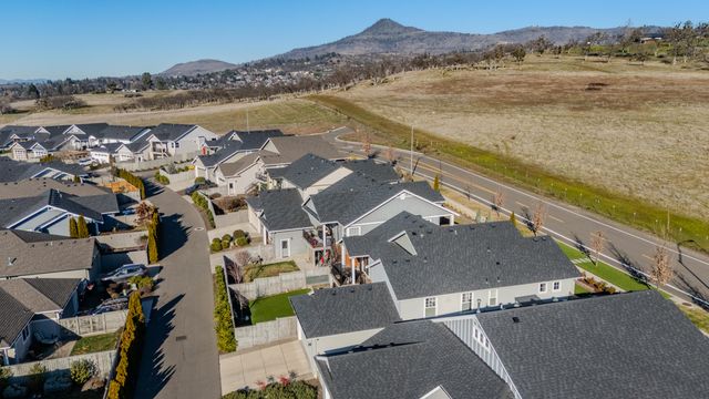 1130 Stanford Avenue, Medford, OR 97504