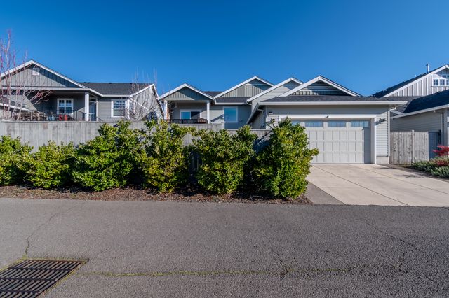 1130 Stanford Avenue, Medford, OR 97504