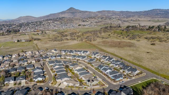 1130 Stanford Avenue, Medford, OR 97504