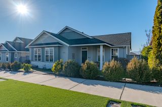 1130 Stanford Avenue, Medford, OR 97504