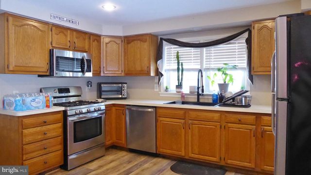 1082 S BROADWAY, Pennsville, NJ 08070