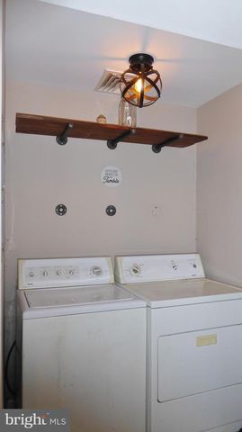 1082 S BROADWAY, Pennsville, NJ 08070