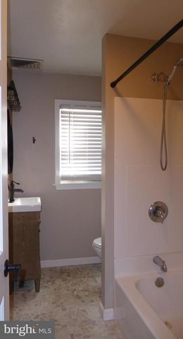 1082 S BROADWAY, Pennsville, NJ 08070