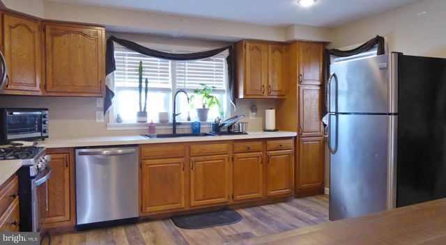 1082 S BROADWAY, Pennsville, NJ 08070