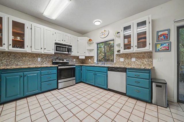 16056 N Cedar Heights Dr, Pioneer, CA 95666