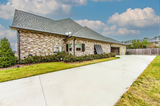 389 Tulip Dr, Houma, LA 70360