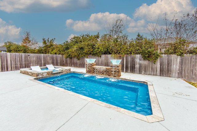 389 Tulip Dr, Houma, LA 70360