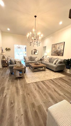 389 Tulip Dr, Houma, LA 70360