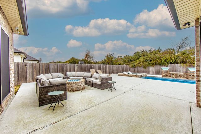 389 Tulip Dr, Houma, LA 70360