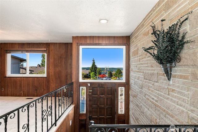 2455 Lenore Drive, Tacoma, WA 98406