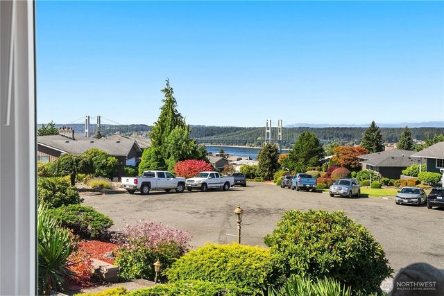 2455 Lenore Drive, Tacoma, WA 98406