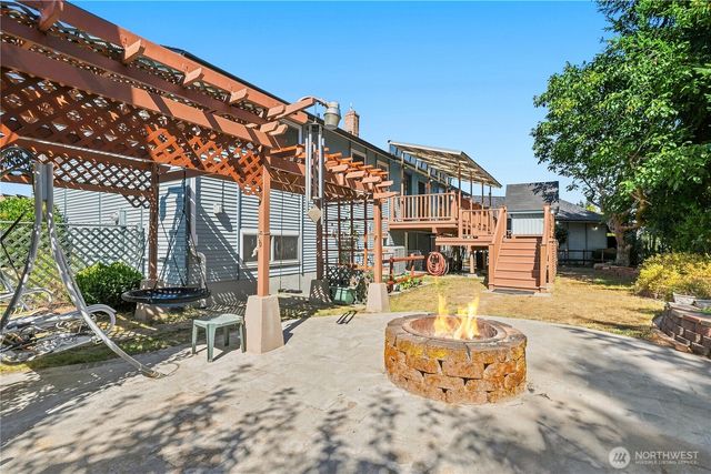 2455 Lenore Drive, Tacoma, WA 98406
