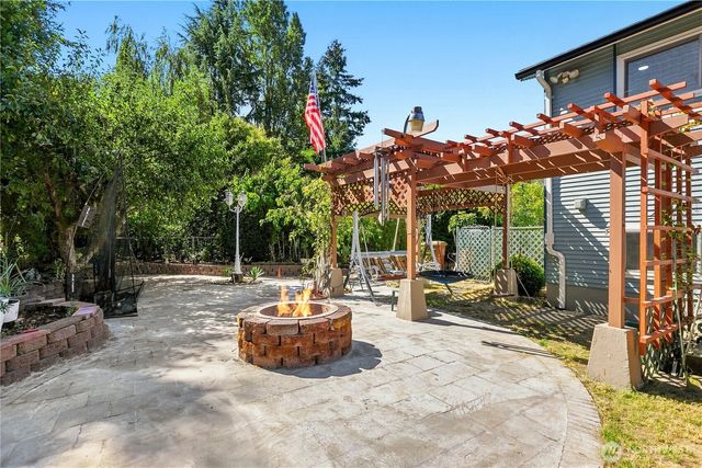 2455 Lenore Drive, Tacoma, WA 98406