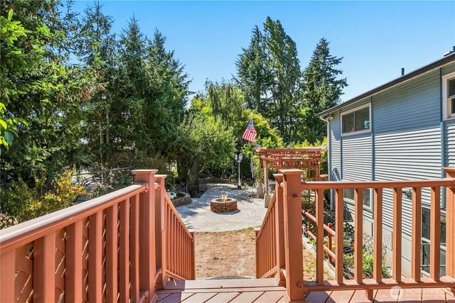 2455 Lenore Drive, Tacoma, WA 98406