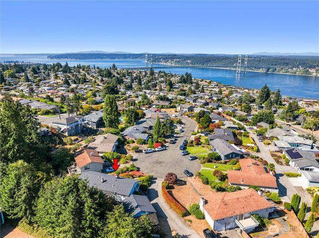 2455 Lenore Drive, Tacoma, WA 98406