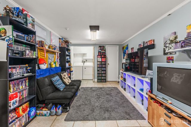 735 Cricket Lane, Woodbridge Proper, NJ 07095