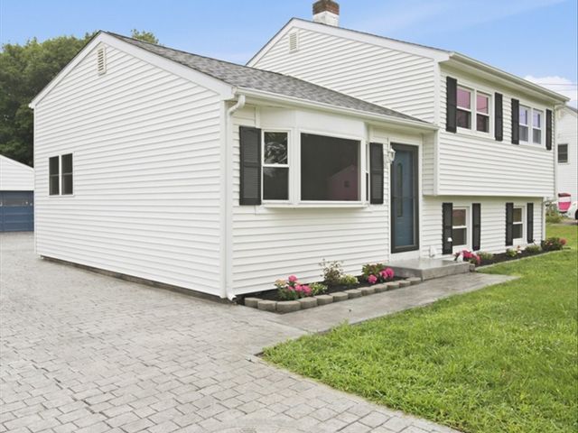 9 Weathervane Way, Westerly, RI 02808
