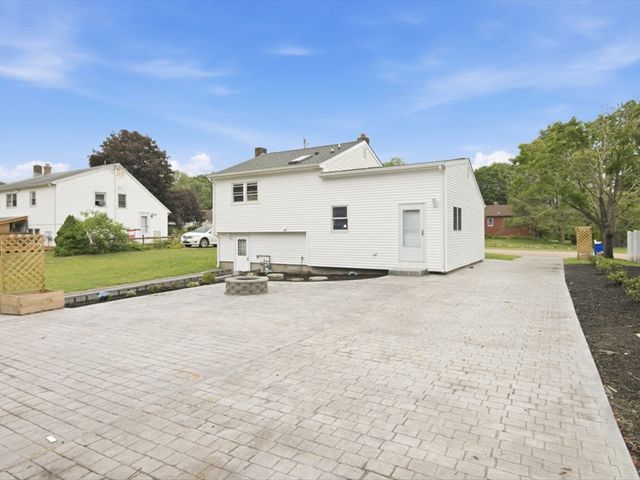 9 Weathervane Way, Westerly, RI 02808