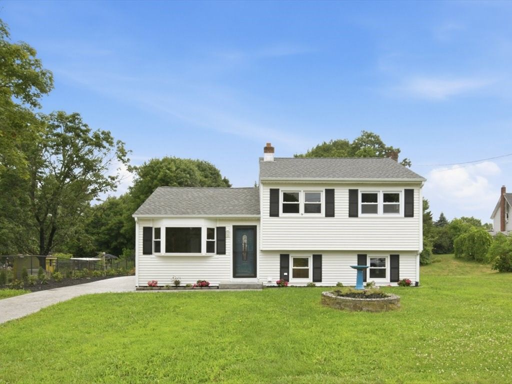 9 Weathervane Way, Westerly, RI 02808