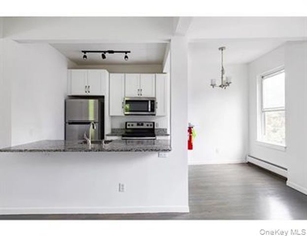 144 Union 6, Poughkeepsie, NY 12601