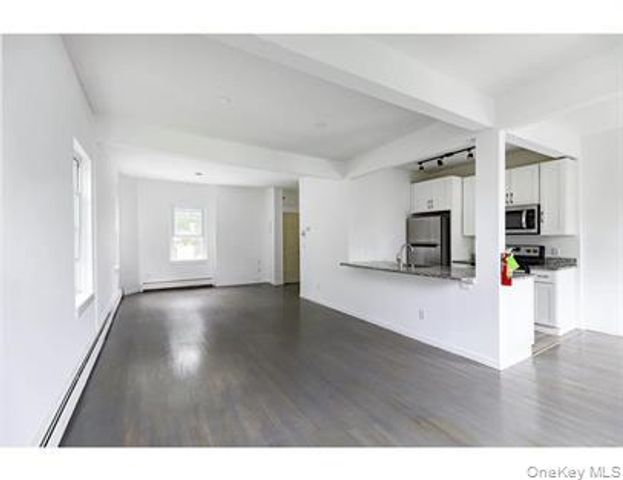 144 Union 6, Poughkeepsie, NY 12601