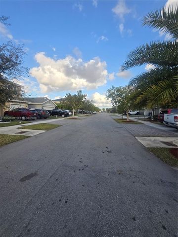 613 NE 5th Way, Florida City, FL 33034