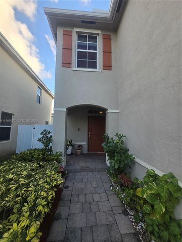 613 NE 5th Way, Florida City, FL 33034