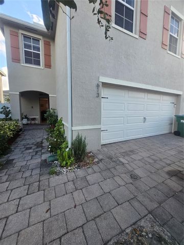 613 NE 5th Way, Florida City, FL 33034