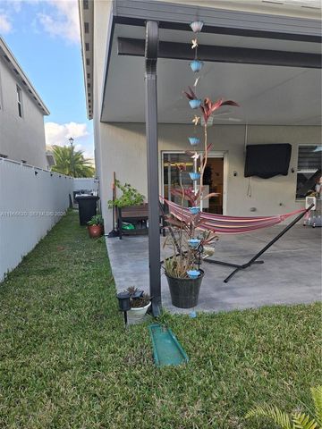 613 NE 5th Way, Florida City, FL 33034