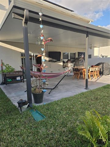 613 NE 5th Way, Florida City, FL 33034