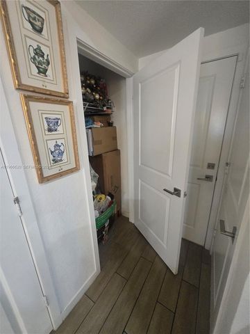 613 NE 5th Way, Florida City, FL 33034