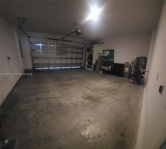 613 NE 5th Way, Florida City, FL 33034