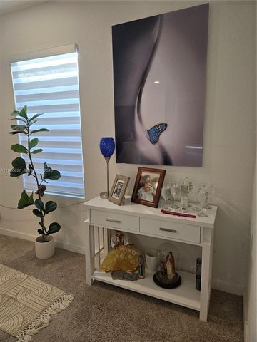 613 NE 5th Way, Florida City, FL 33034