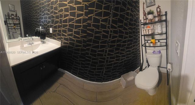 613 NE 5th Way, Florida City, FL 33034