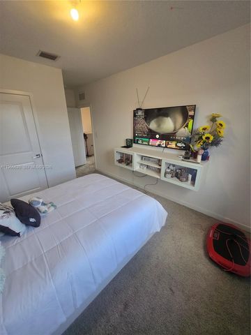 613 NE 5th Way, Florida City, FL 33034