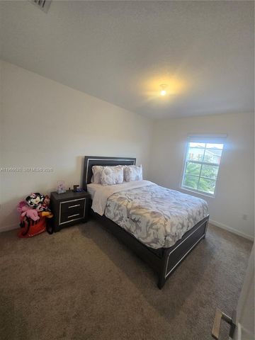 613 NE 5th Way, Florida City, FL 33034