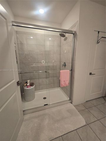 613 NE 5th Way, Florida City, FL 33034