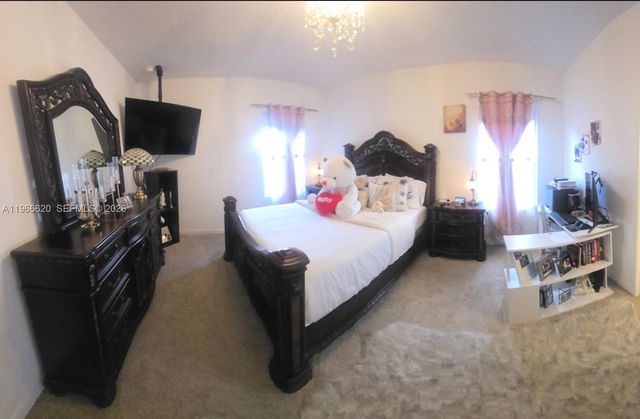 613 NE 5th Way, Florida City, FL 33034