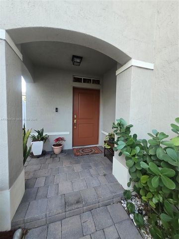 613 NE 5th Way, Florida City, FL 33034