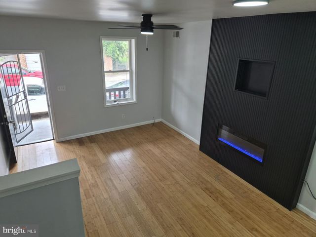 551 N GROSS ST, Philadelphia, PA 19151