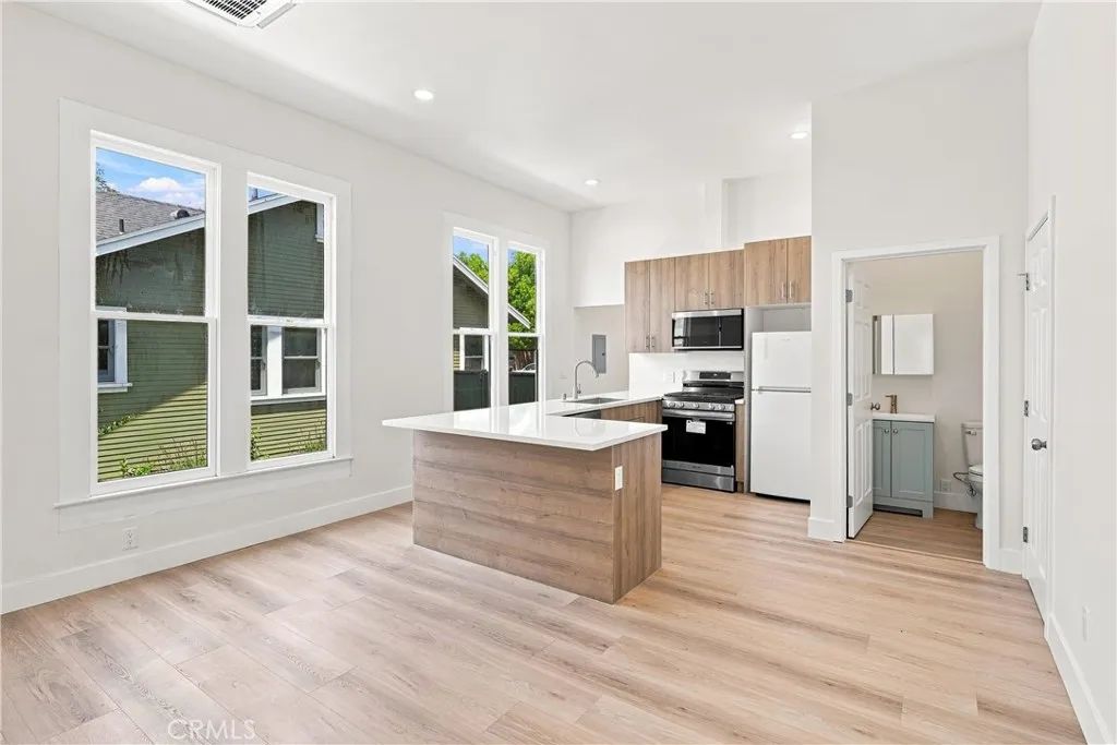 3412 W 27th Street, Los Angeles, CA 90018