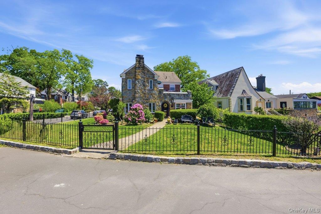 51 Cumberland Drive, Yonkers, NY 10704 — photo 3