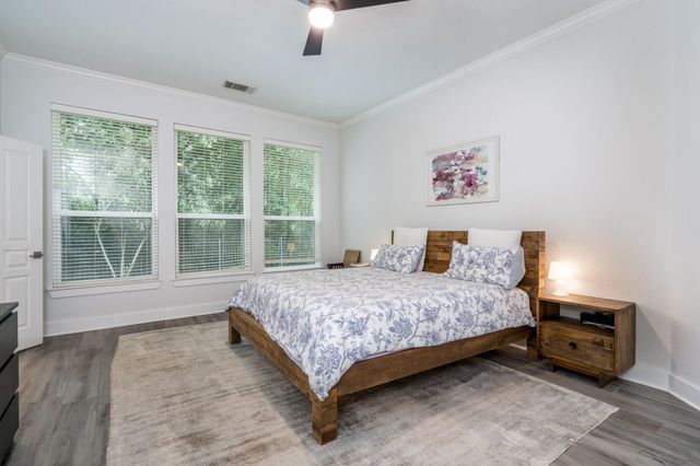 11 Dahlia Trail Place, The Woodlands, TX 77382