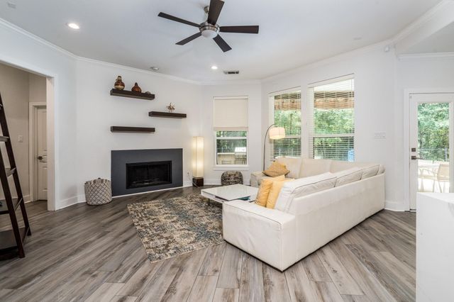 11 Dahlia Trail Place, The Woodlands, TX 77382