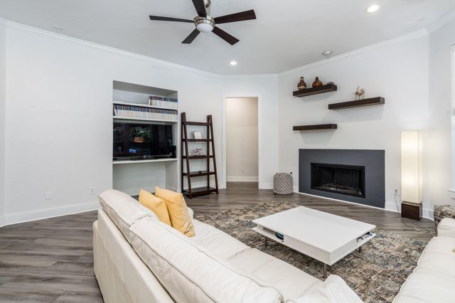 11 Dahlia Trail Place, The Woodlands, TX 77382