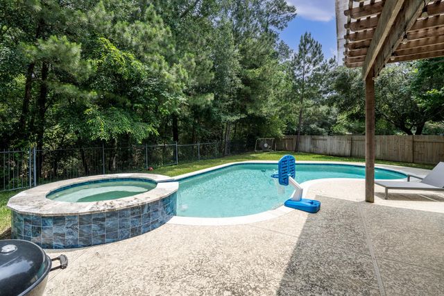 11 Dahlia Trail Place, The Woodlands, TX 77382