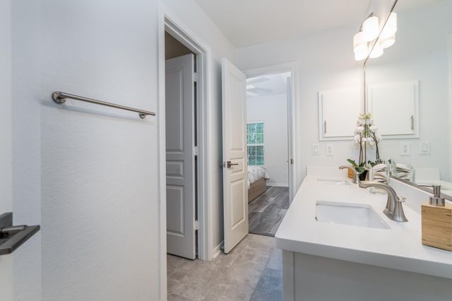 11 Dahlia Trail Place, The Woodlands, TX 77382