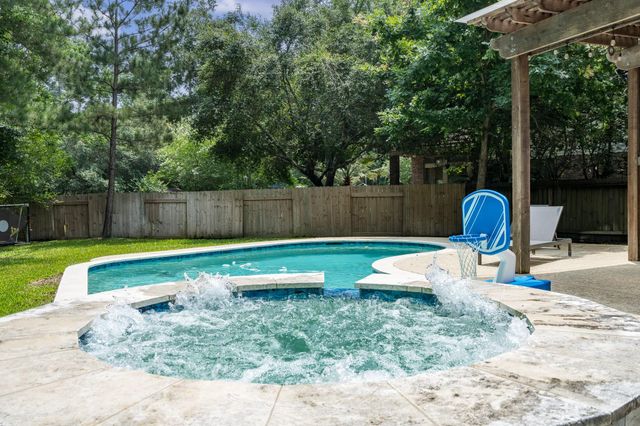 11 Dahlia Trail Place, The Woodlands, TX 77382